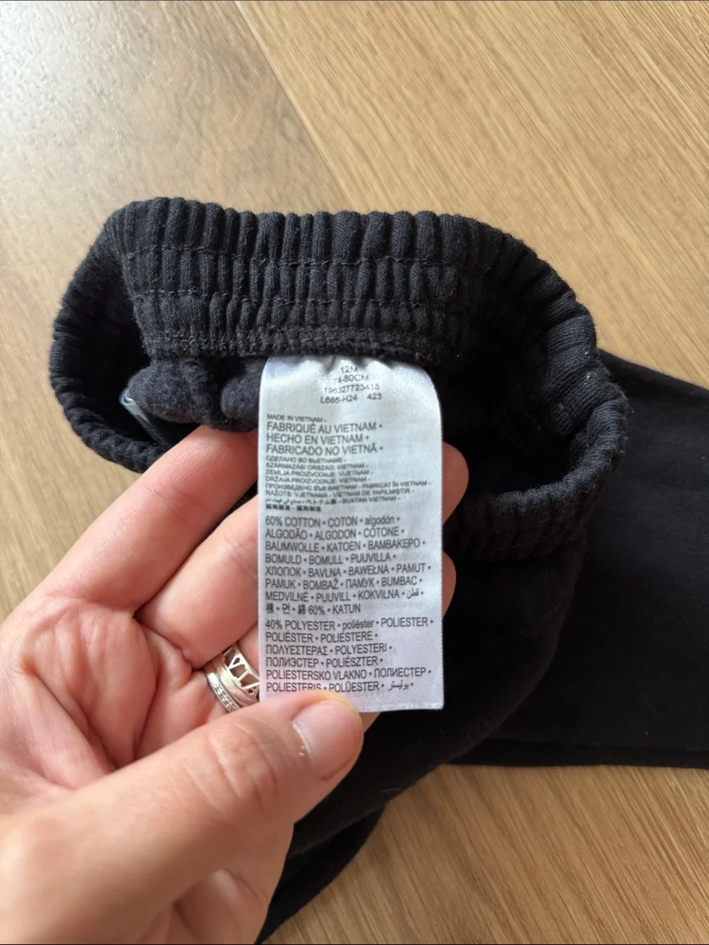 Nike Kids Black Sweatpants with Red Swoosh Size 12 Months